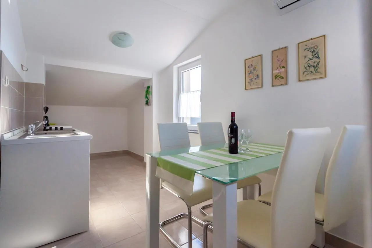 Apartments Katarina B Sveti Vid-Miholjice